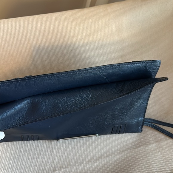Vintage Navy Leather Large Clutch w/Wrist Strap - Picture 9 of 9